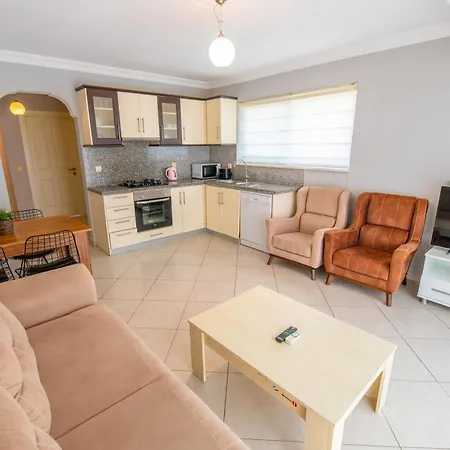 アパートホテル Sunset Club Aqua Lettings