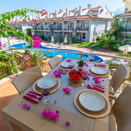 Sunset Club Aqua Lettings フェティエ