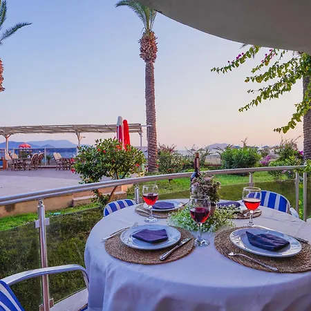 アパートホテル Sunset Club Aqua Lettings フェティエ