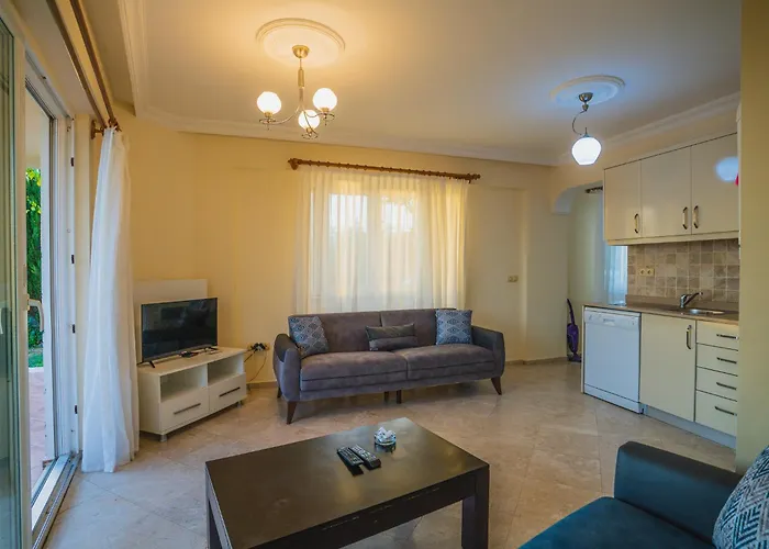 מלון דירות Sunset Club Aqua Lettings 3*