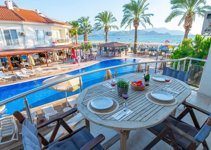 מלון דירות Sunset Club Aqua Lettings 3*