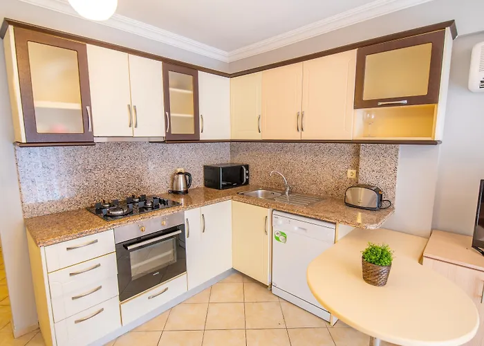 מלון דירות Sunset Club Aqua Lettings 3*