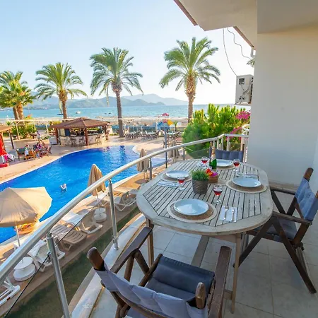 Sunset Club Aqua Lettings アパートホテル