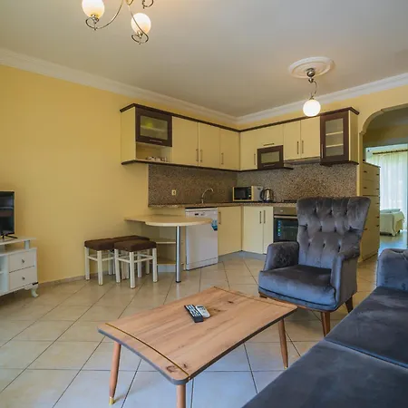 Sunset Club Aqua Lettings 3* フェティエ