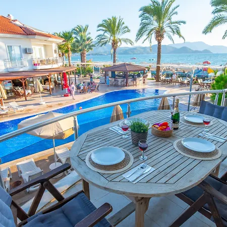 Lägenhetshotell Sunset Club Aqua Lettings 3*