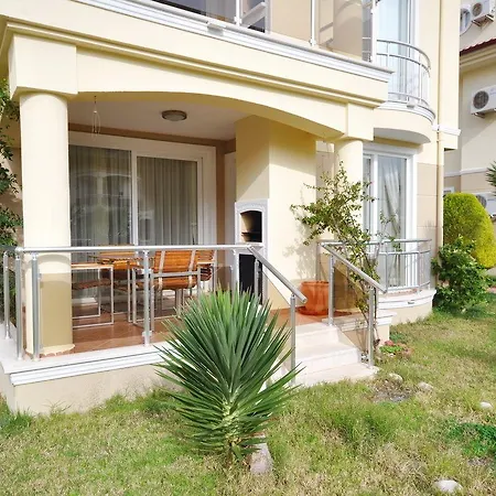 アパートホテル Sunset Club Aqua Lettings