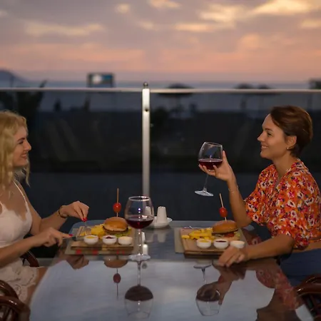 Sunset Club Aqua Lettings Aparthotel