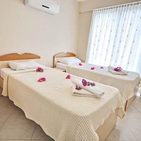 Sunset Club Aqua Lettings Aparthotel