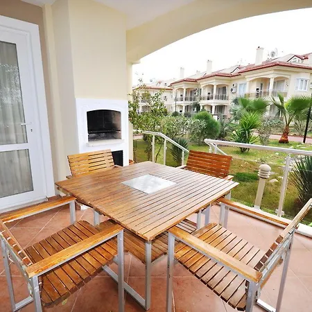 Sunset Club Aqua Lettings Aparthotel 3*