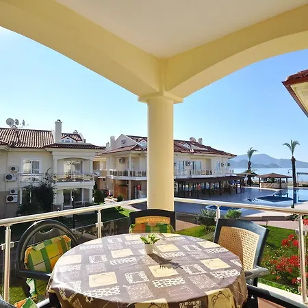 Sunset Club Aqua Lettings 아파트호텔