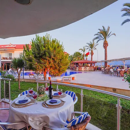 Sunset Club Aqua Lettings Apartahotel
