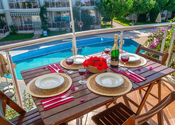 Апарт-отель Sunset Club Aqua Lettings