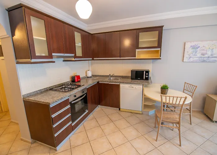 Sunset Club Aqua Lettings Апарт-отель