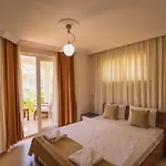 Sunset Club Aqua Lettings 페티예