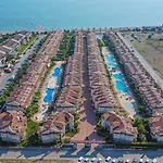 Sunset Club Aqua Lettings 아파트호텔