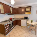 Sunset Club Aqua Lettings 아파트호텔